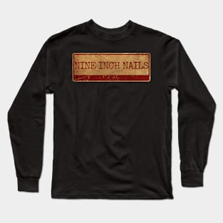 nine inch nails Text gold siple retro, vintage Long Sleeve T-Shirt